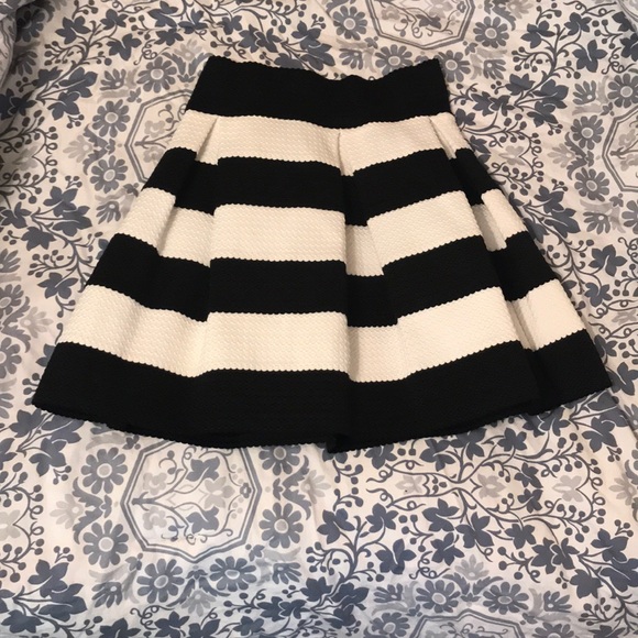 Xhilaration Dresses & Skirts - Black and White Flare Skirt